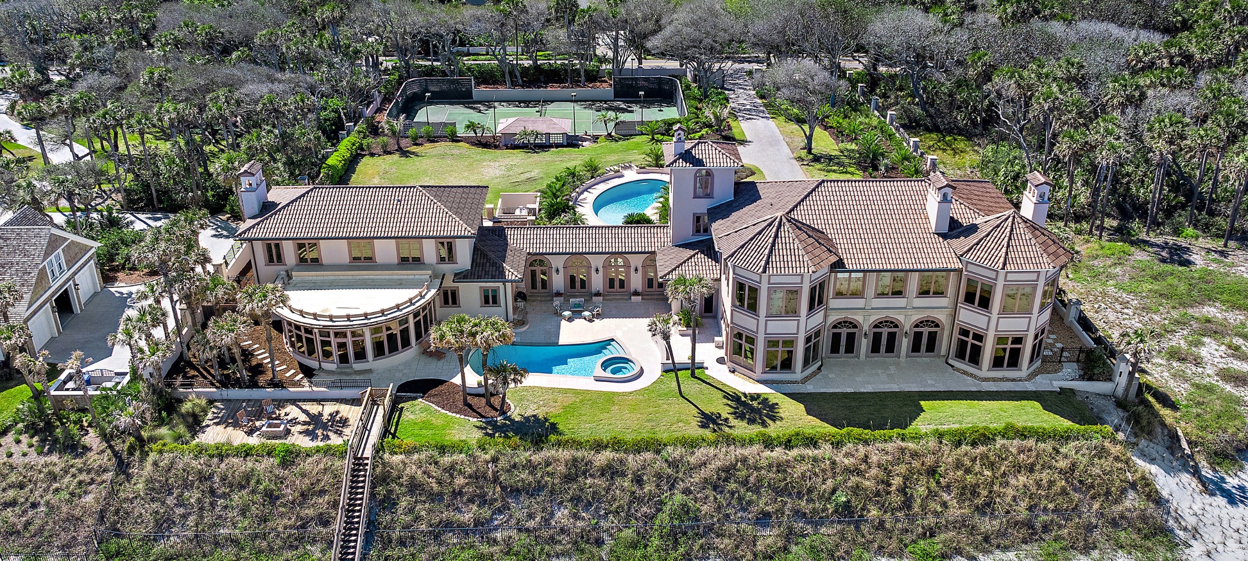 Oceanfront estate home