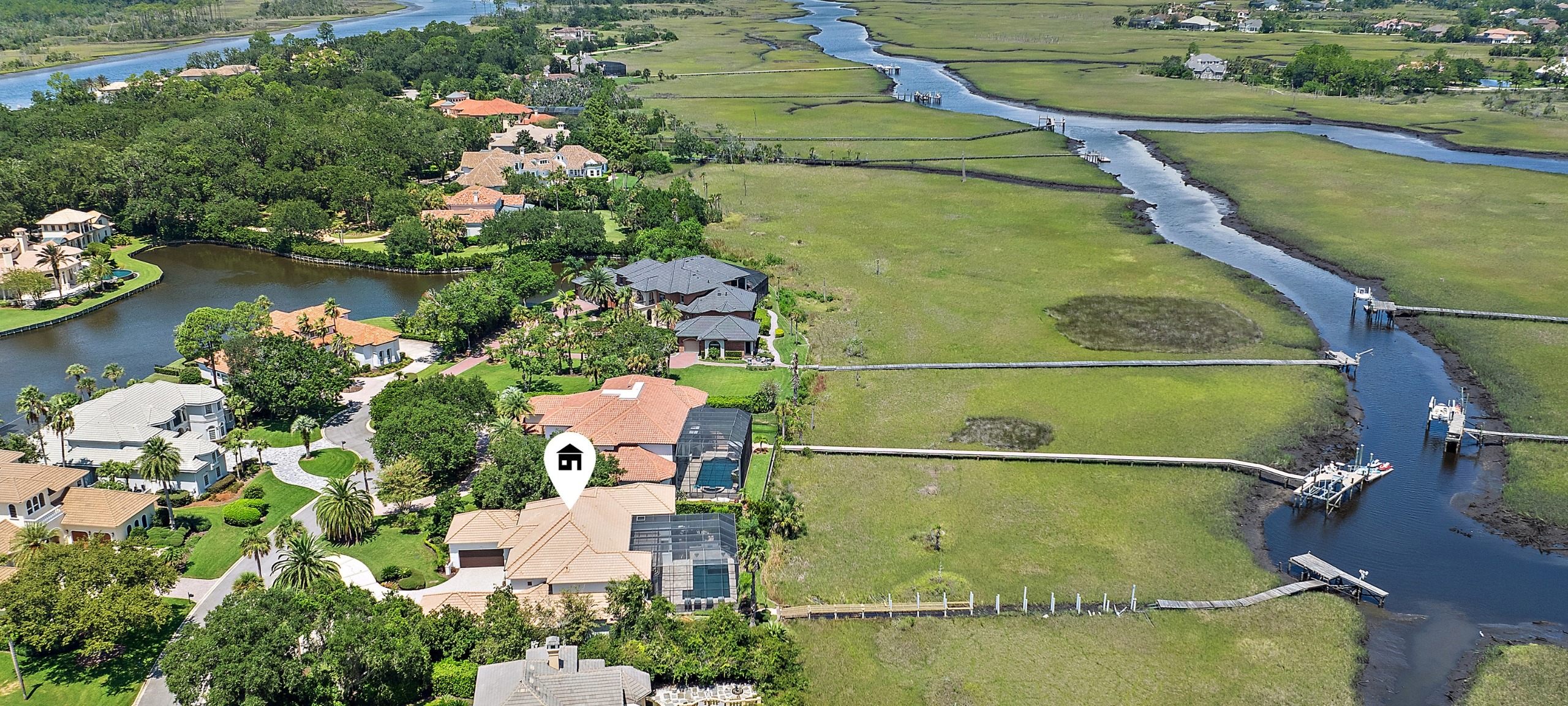 Aerial of the intracoastal waterway and Cabbage Creek, Harbour Island